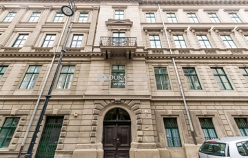 Eladó lakás