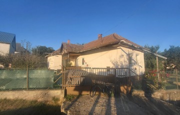 Eladó családi ház