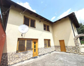 Eladó családi ház Komárom 131 200 000 Ft