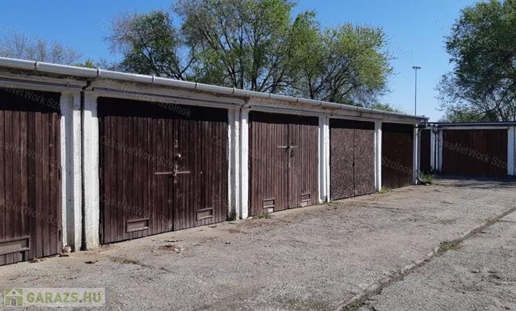 Szolnokon eladó garázs!                                 