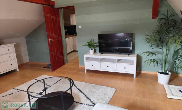 Belvárosi ingatlan kiadó!                                 