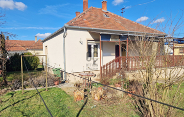 Eladó családi ház