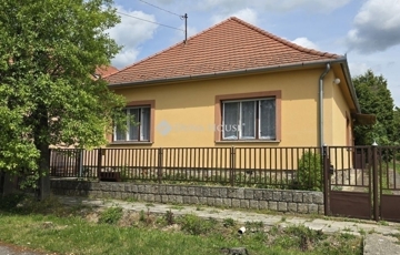 Eladó családi ház