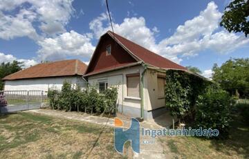 Eladó családi ház