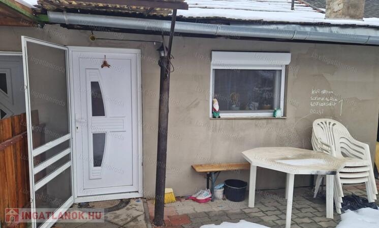 Eladó lakás Annavölgyön!