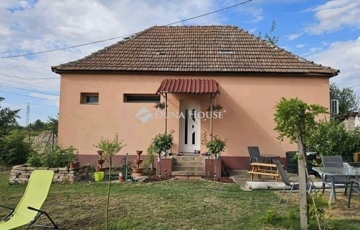 Eladó családi ház
