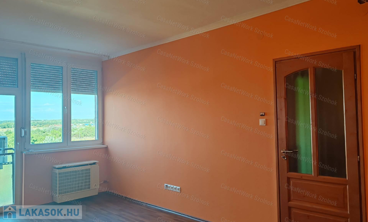 Szolnokon a Tallinn városrész Bimbó utcájában 1+félszobás lakás eladó!                                 