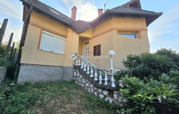 Eladó családi ház