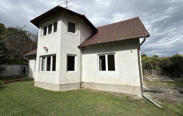 Eladó családi ház