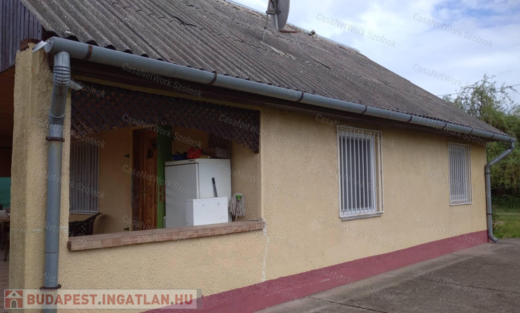 Tiszaföldváron eladó tégla építésű nyaraló!                                 