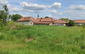 Eladó telek/földterület
