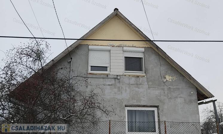 Eladó családi ház, Tápiószele                                 