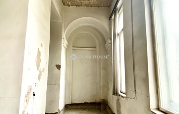 Eladó lakás