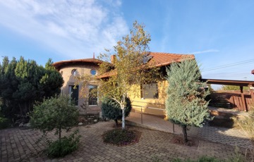 Eladó családi ház