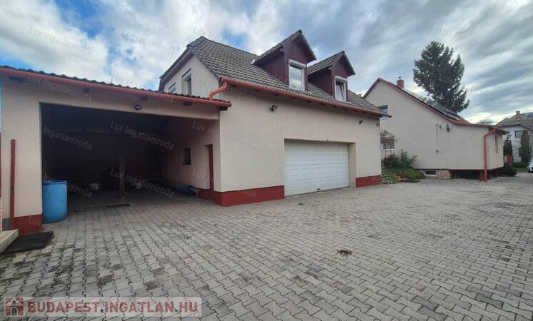 Oroszlány, Miskórét utcában eladó ház                                 