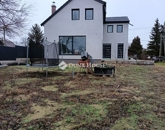 Eladó családi ház Tápiószentmárton 81 990 000 Ft