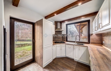 Eladó családi ház