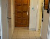 Szolnokon a Kossuth téren felújított 2 szobás lakás eladó!