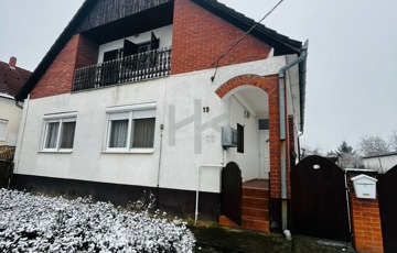 Eladó családi ház
