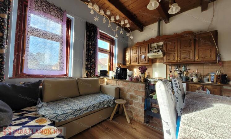 Ikladon korszerűsített, mégis a parasztházak báját őrző hosszú ház!