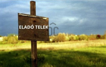 Eladó telek/földterület