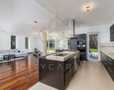 Eladó családi ház Telki 369 000 000 Ft