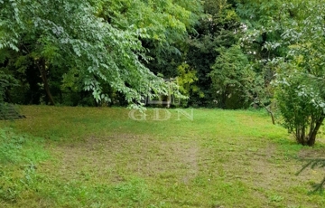 Eladó telek/földterület