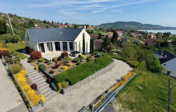 Eladó családi ház