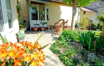 Eladó családi ház