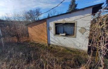 Eladó telek/földterület