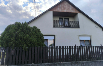 Eladó családi ház