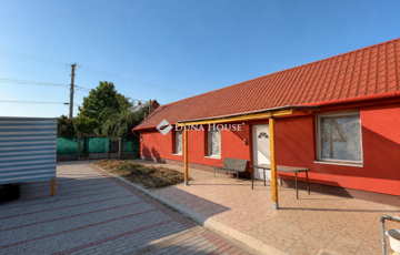 Eladó családi ház