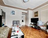 Cegléden a belvárosban földszinti tégla lakás eladó!