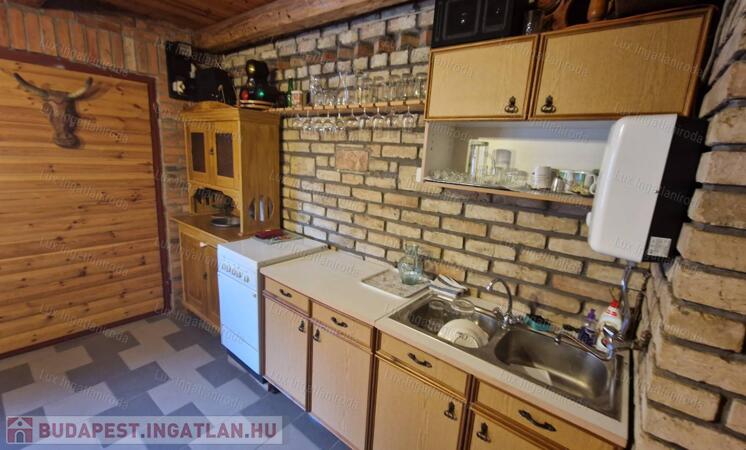 Eladó pince/présház Csolnokon!                                 