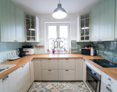 Eladó családi ház Mikepércs 134 500 000 Ft