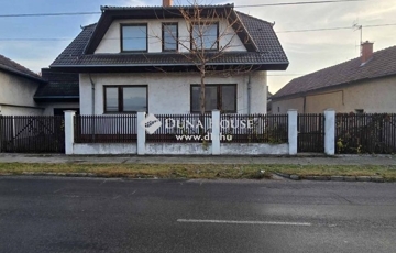Eladó családi ház