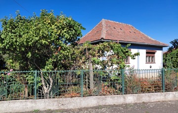 Eladó családi ház