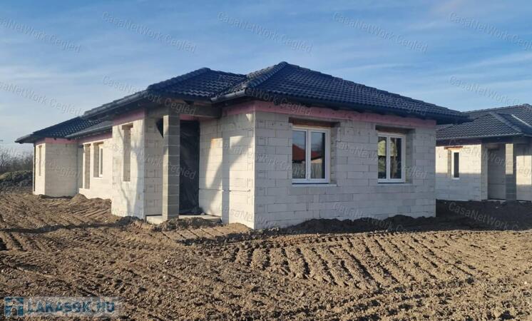 Eladó új építésű ikerház Cegléden – II. lakás                                 