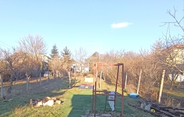 Eladó telek/földterület