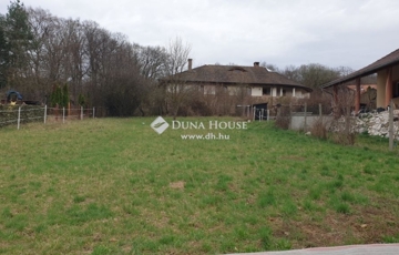 Eladó telek/földterület