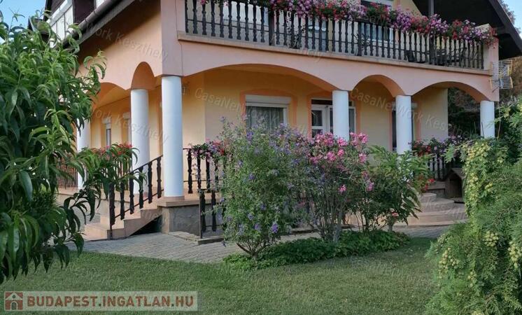 Keszthely kertvárosi 3 szintes családi ház                                 
