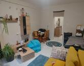 Eladó felújított, bútorozott garzonlakás Herend nyugodt részén