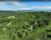 Balaton-felvidéken 6,3 ha birtok, 2 db romos épülettel