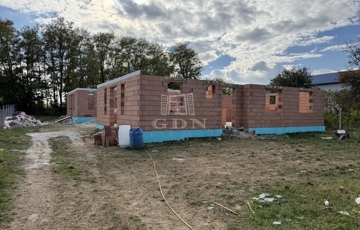 Eladó családi ház