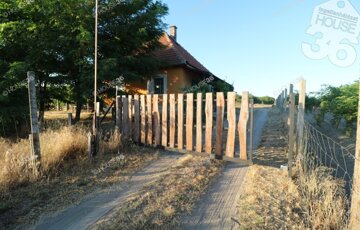 Eladó telek/földterület