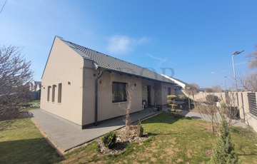 Eladó családi ház