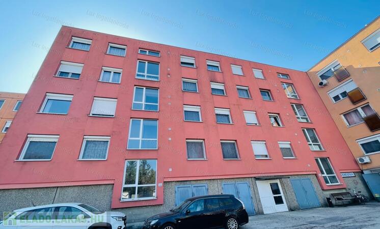 Eladó 3 szobás, hőszigetelt lakás Komárom szívében! -Kizárólag nálunk!                                 