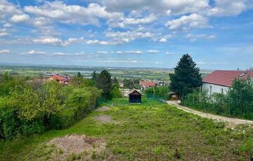 Eladó telek/földterület