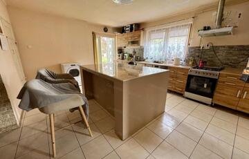 Eladó családi ház