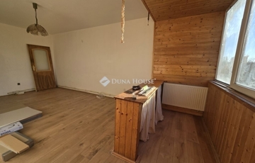 Eladó lakás